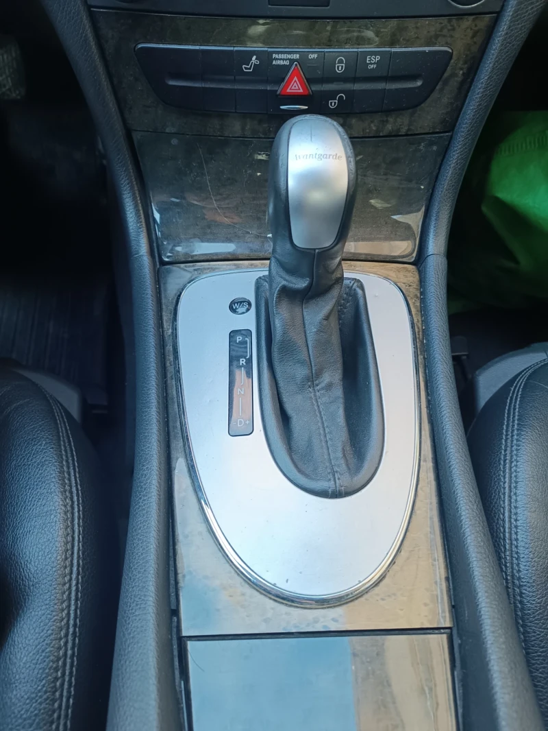 Mercedes-Benz E 320 CDI, снимка 10 - Автомобили и джипове - 52246023