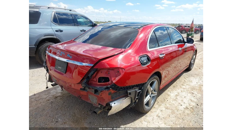 Mercedes-Benz E 300, снимка 11 - Автомобили и джипове - 52643311