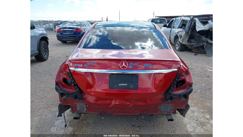 Mercedes-Benz E 300, снимка 13 - Автомобили и джипове - 52643311