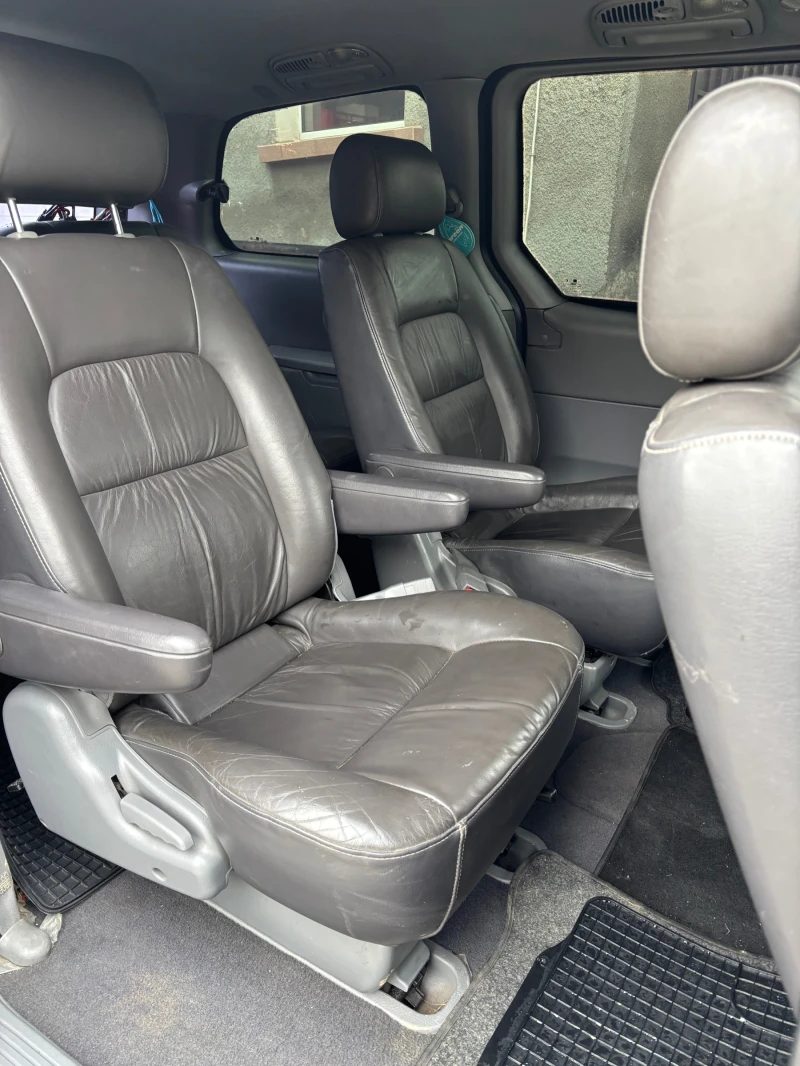 Kia Carnival, снимка 6 - Автомобили и джипове - 52771873