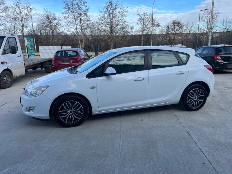 Opel Astra 1.3cdti, снимка 5 - Автомобили и джипове - 52989163