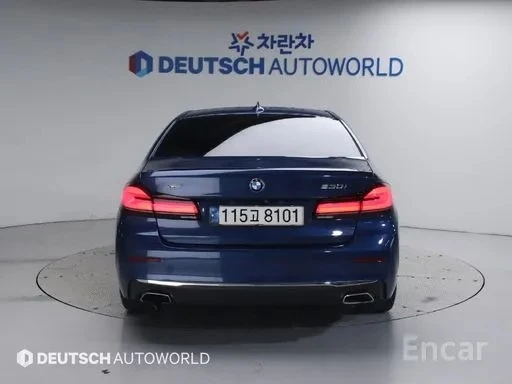 BMW 530 xDrive Luxury | HUD | Кожа | Подгрев | Обдухване, снимка 4 - Автомобили и джипове - 54680932
