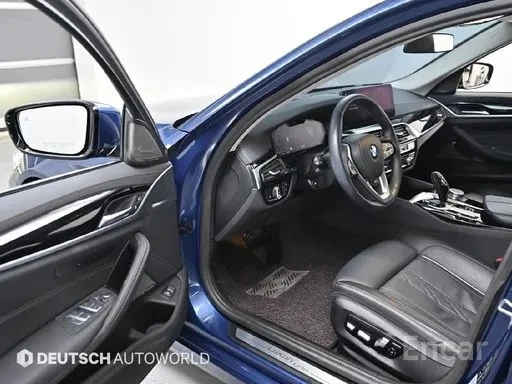 BMW 530 xDrive Luxury | HUD | Кожа | Подгрев | Обдухване, снимка 11 - Автомобили и джипове - 54680932