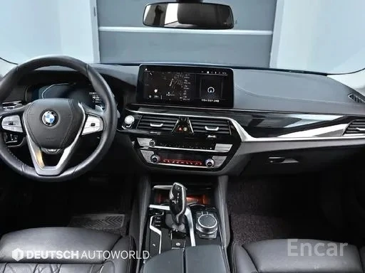 BMW 530 xDrive Luxury | HUD | Кожа | Подгрев | Обдухване, снимка 5 - Автомобили и джипове - 54680932