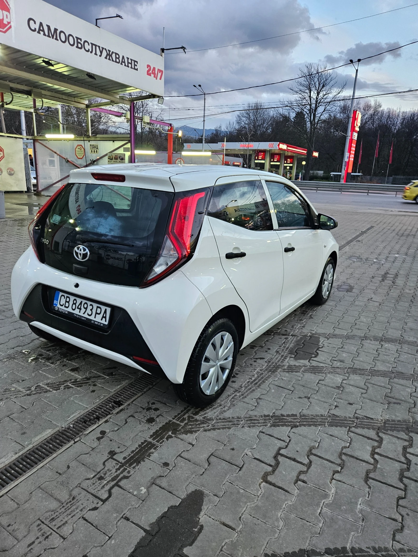 Toyota Aygo Първи собственик - изображение 6