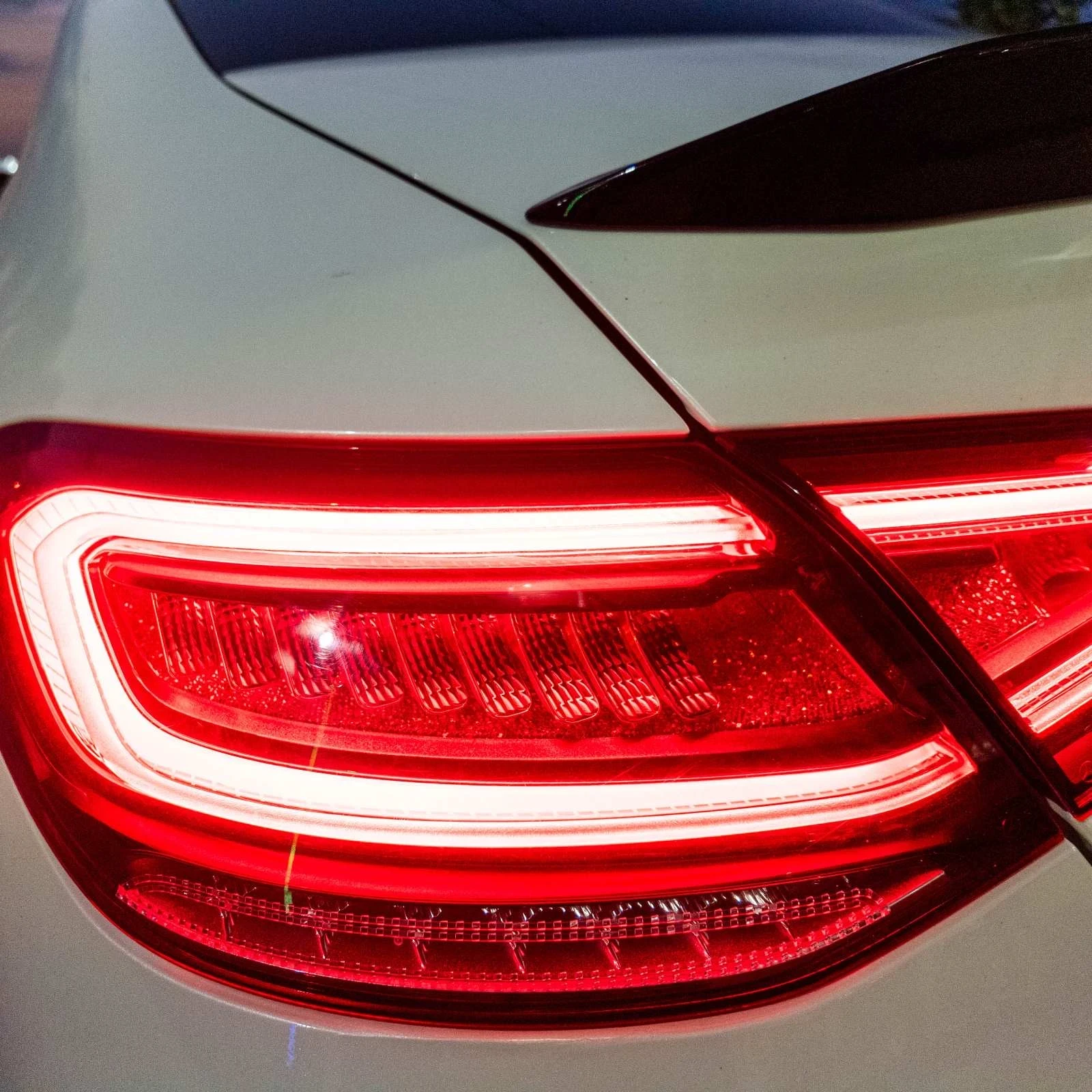 Mercedes-Benz CLS 350 D 4MATIC 5.3FULL AMG LINE БЯЛА ПЕРЛА ЛИЗИНГ 100% - изображение 7
