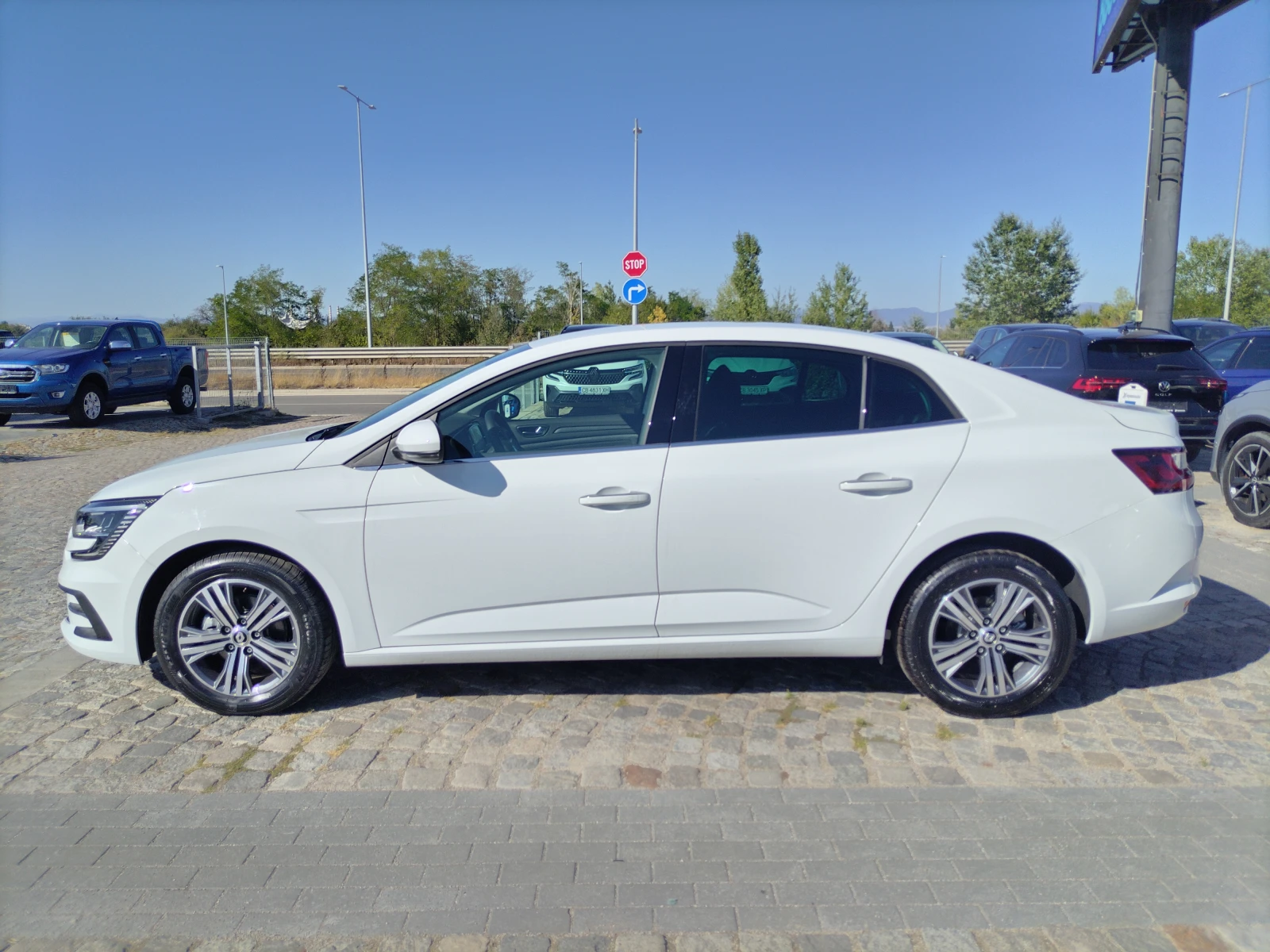 Renault Megane 1.3TCe/140к.с/Limited - изображение 4