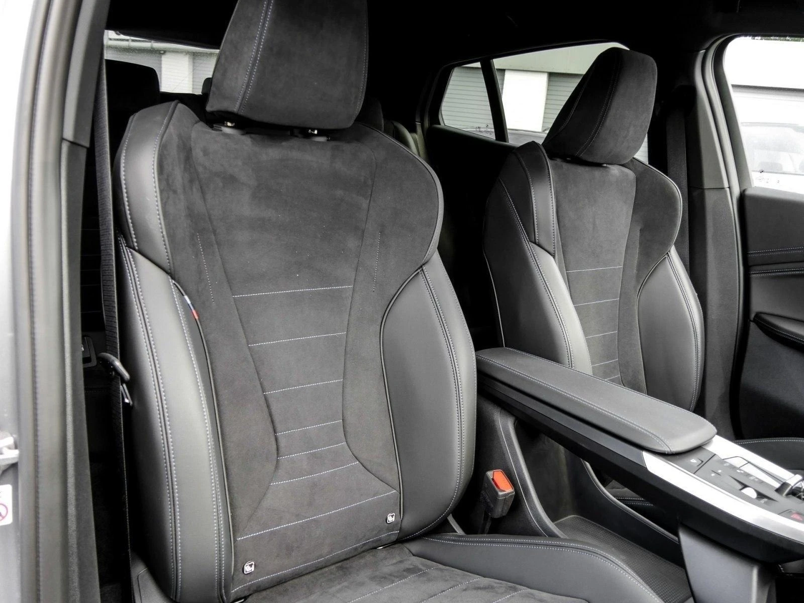 BMW iX2 xDrive30/ M-SPORT/ HEAD UP/ 360/ LED/ SHADOW LINE/ | Mobile.bg   13