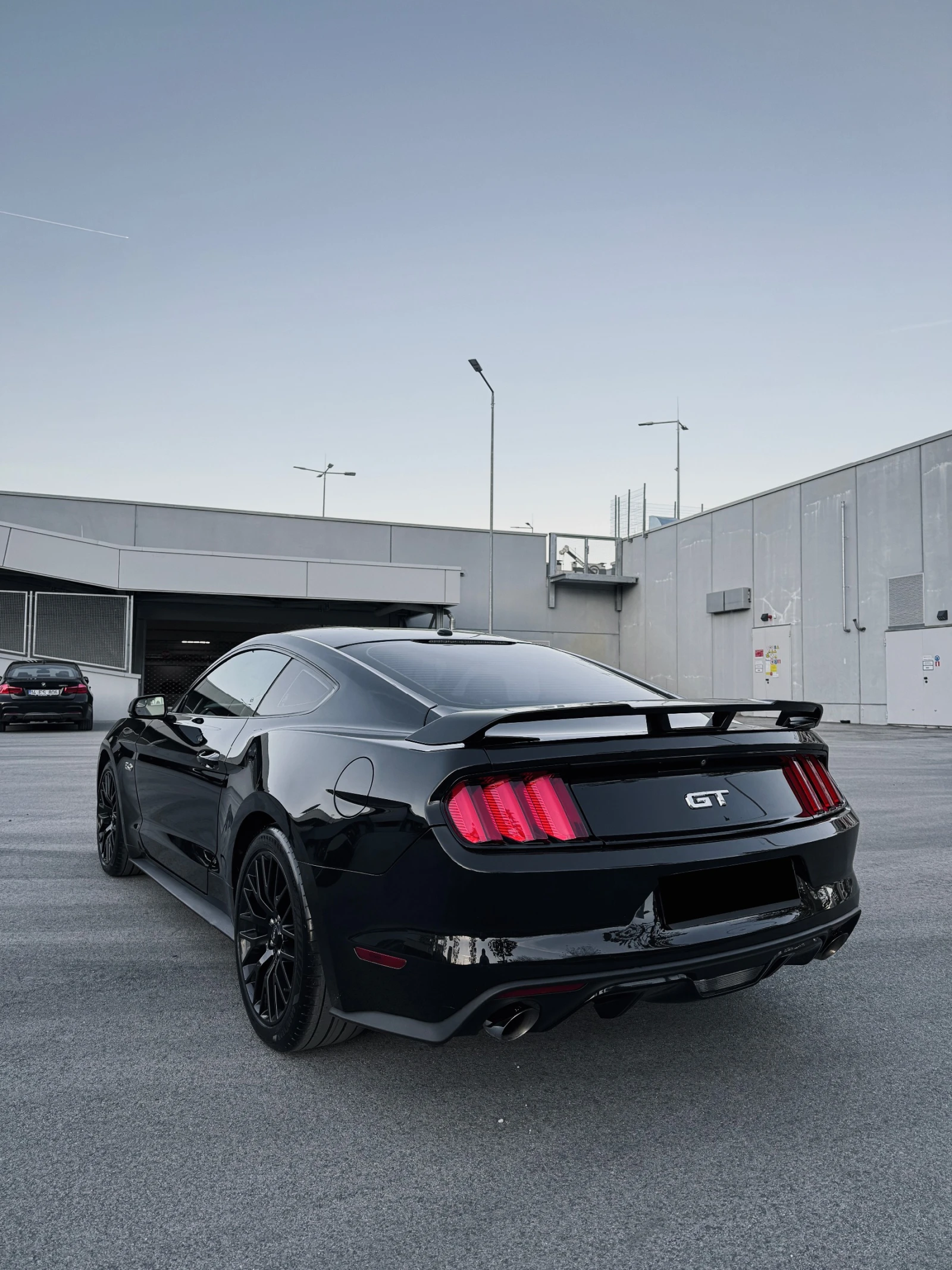 Ford Mustang Mustang GT Premium + Performance Package - изображение 6