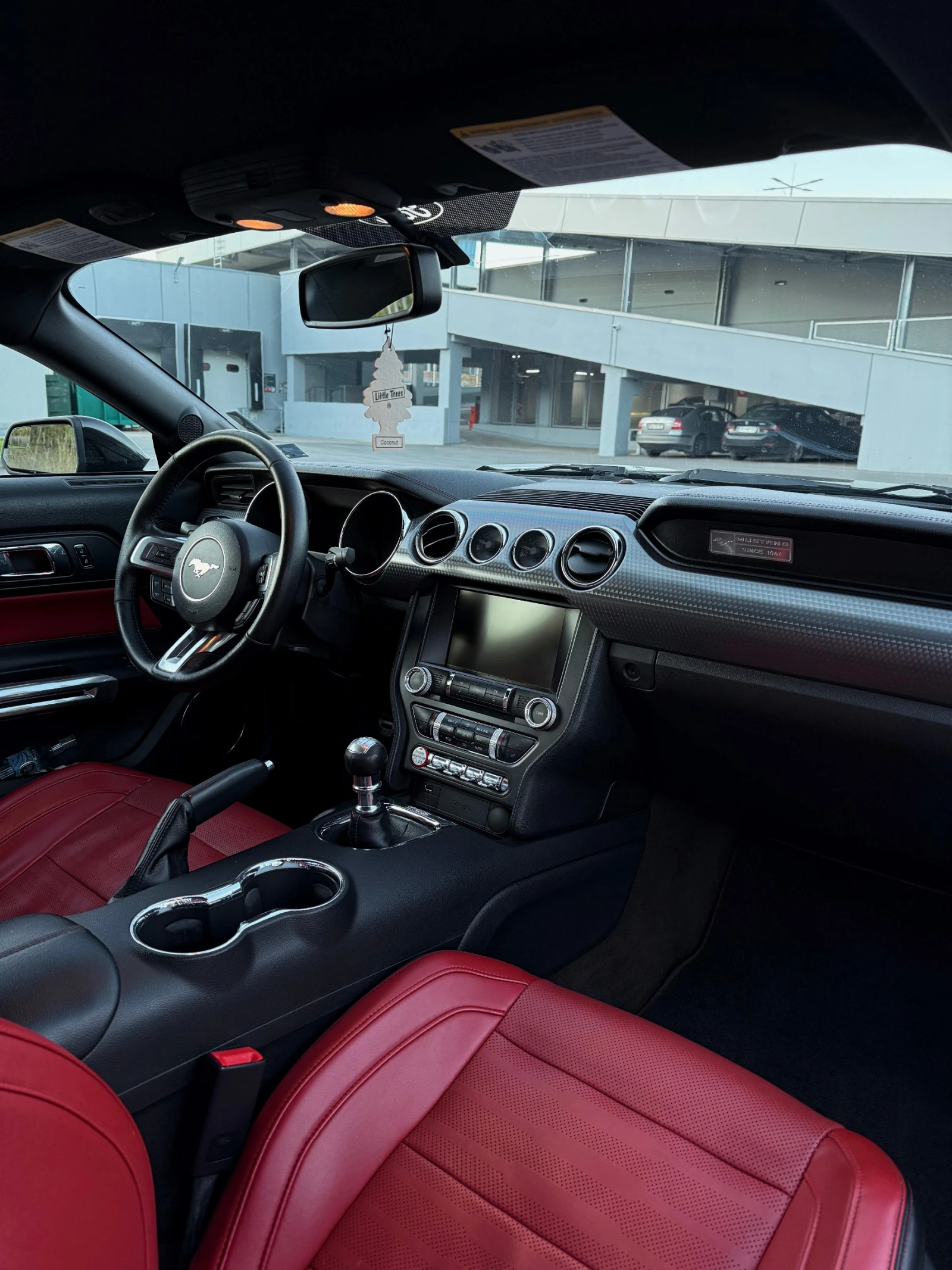 Ford Mustang Mustang GT Premium + Performance Package - изображение 7