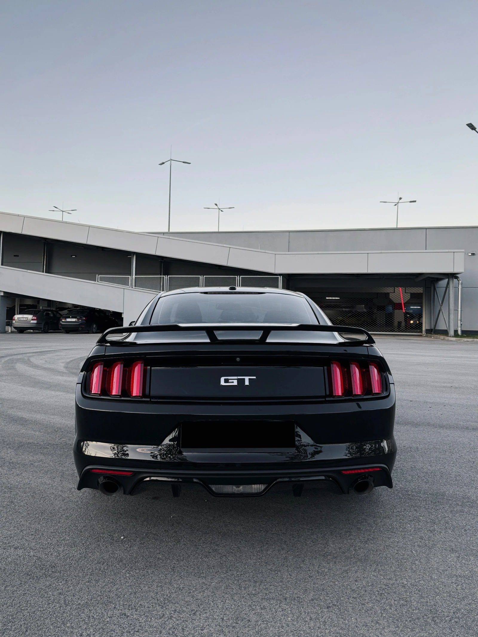 Ford Mustang Mustang GT Premium + Performance Package - изображение 4