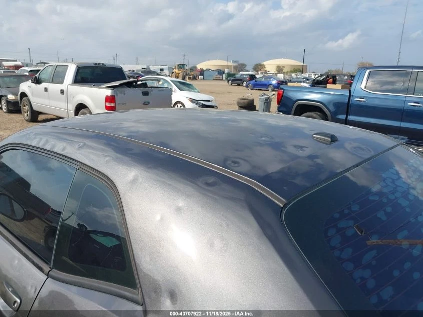 Dodge Challenger 3.6L V-6 DOHC, VVT, 305HP Rear Wheel Drive | Mobile.bg � ����������� 11