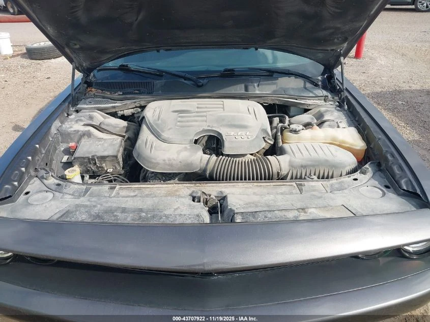 Dodge Challenger 3.6L V-6 DOHC, VVT, 305HP Rear Wheel Drive | Mobile.bg � ����������� 15