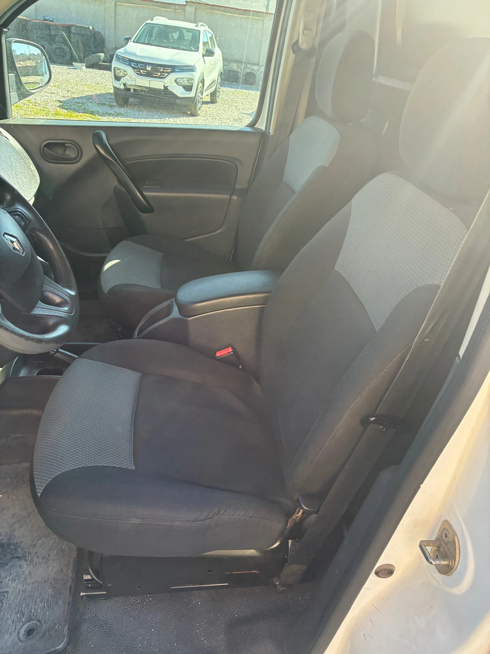 Renault Kangoo 44kw - 2020g, снимка 7 - Автомобили и джипове - 53794843