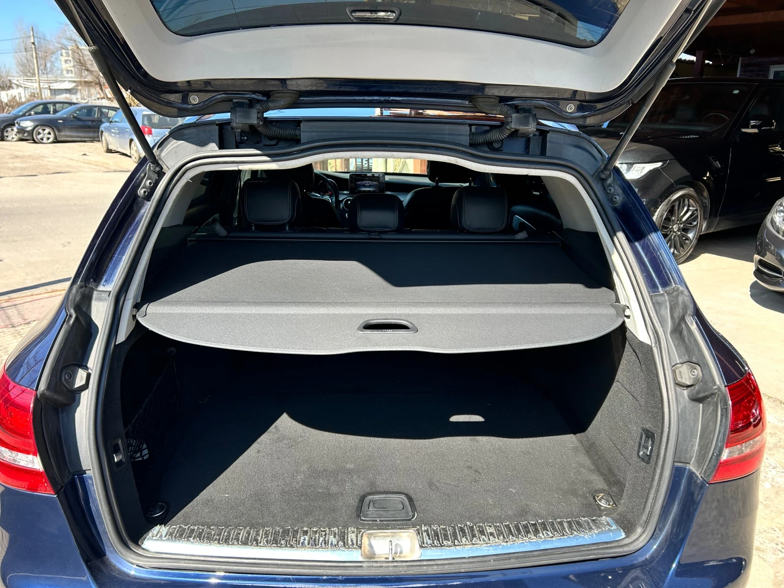 Mercedes-Benz C 220 d Premium , снимка 15 - Автомобили и джипове - 53845177