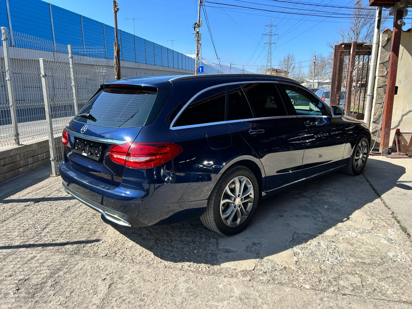 Mercedes-Benz C 220 d Premium , снимка 4 - Автомобили и джипове - 53845177