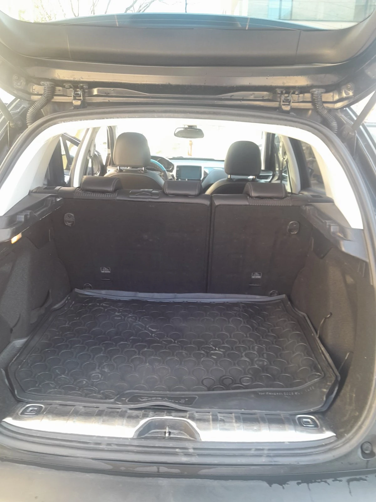 Peugeot 2008, снимка 8 - Автомобили и джипове - 54069427