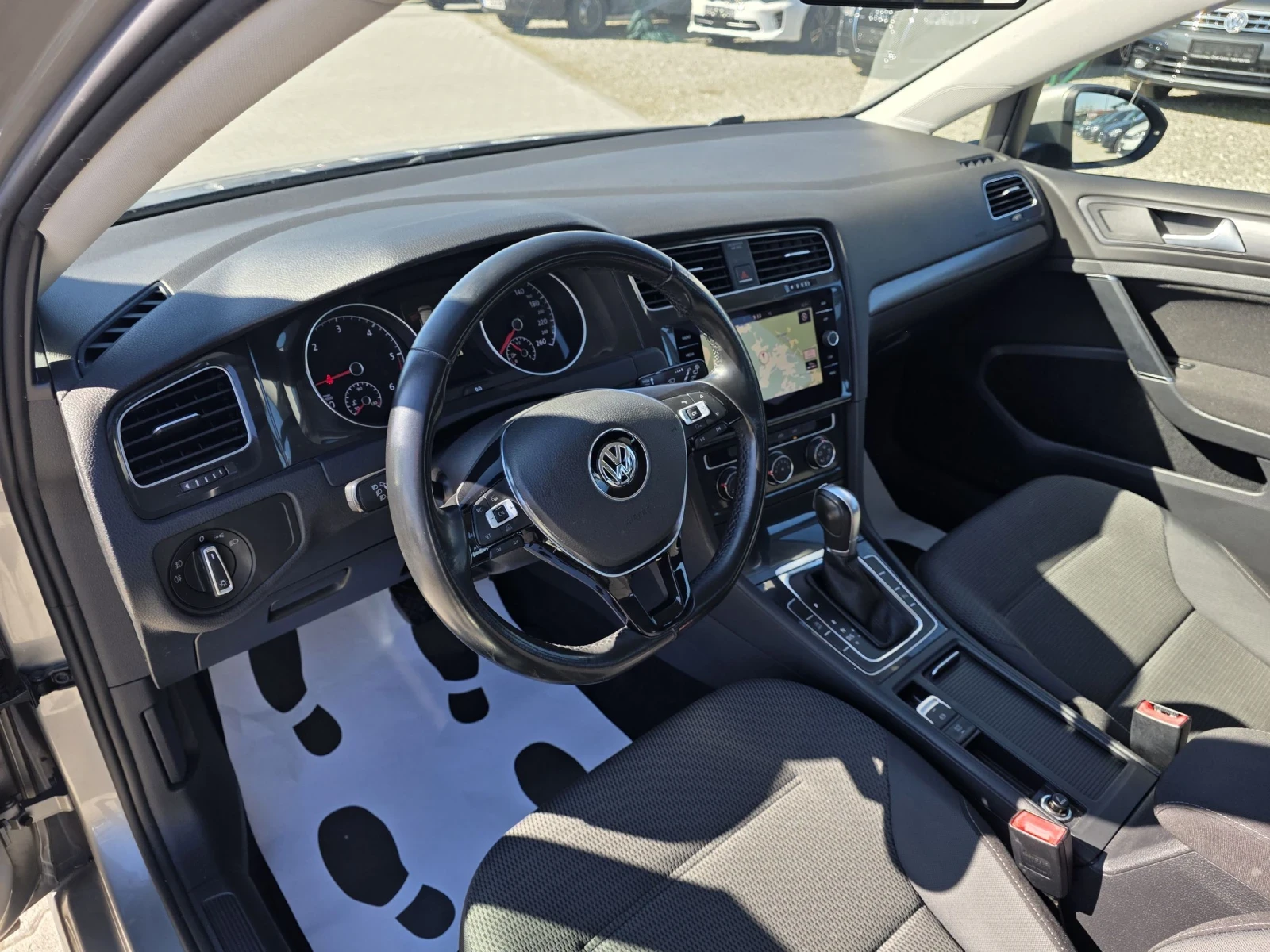VW Golf Variant 1.6TDI Navi DSG Лизинг, снимка 10 - Автомобили и джипове - 54109284