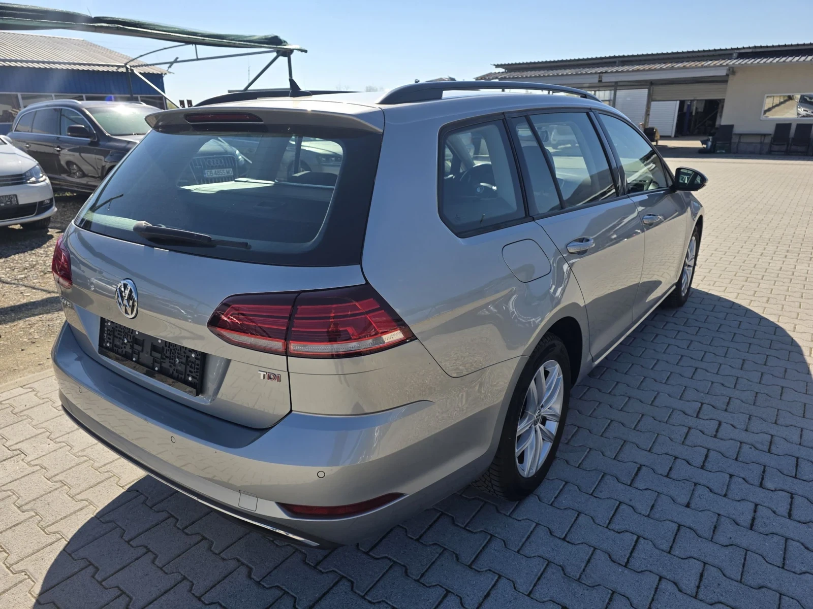 VW Golf Variant 1.6TDI Navi DSG Лизинг, снимка 7 - Автомобили и джипове - 54109284