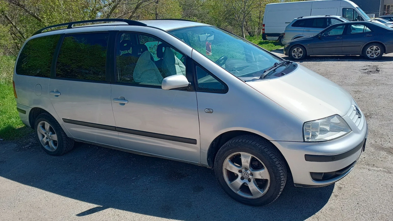 VW Sharan 1.9tdi, снимка 3 - Автомобили и джипове - 54363020