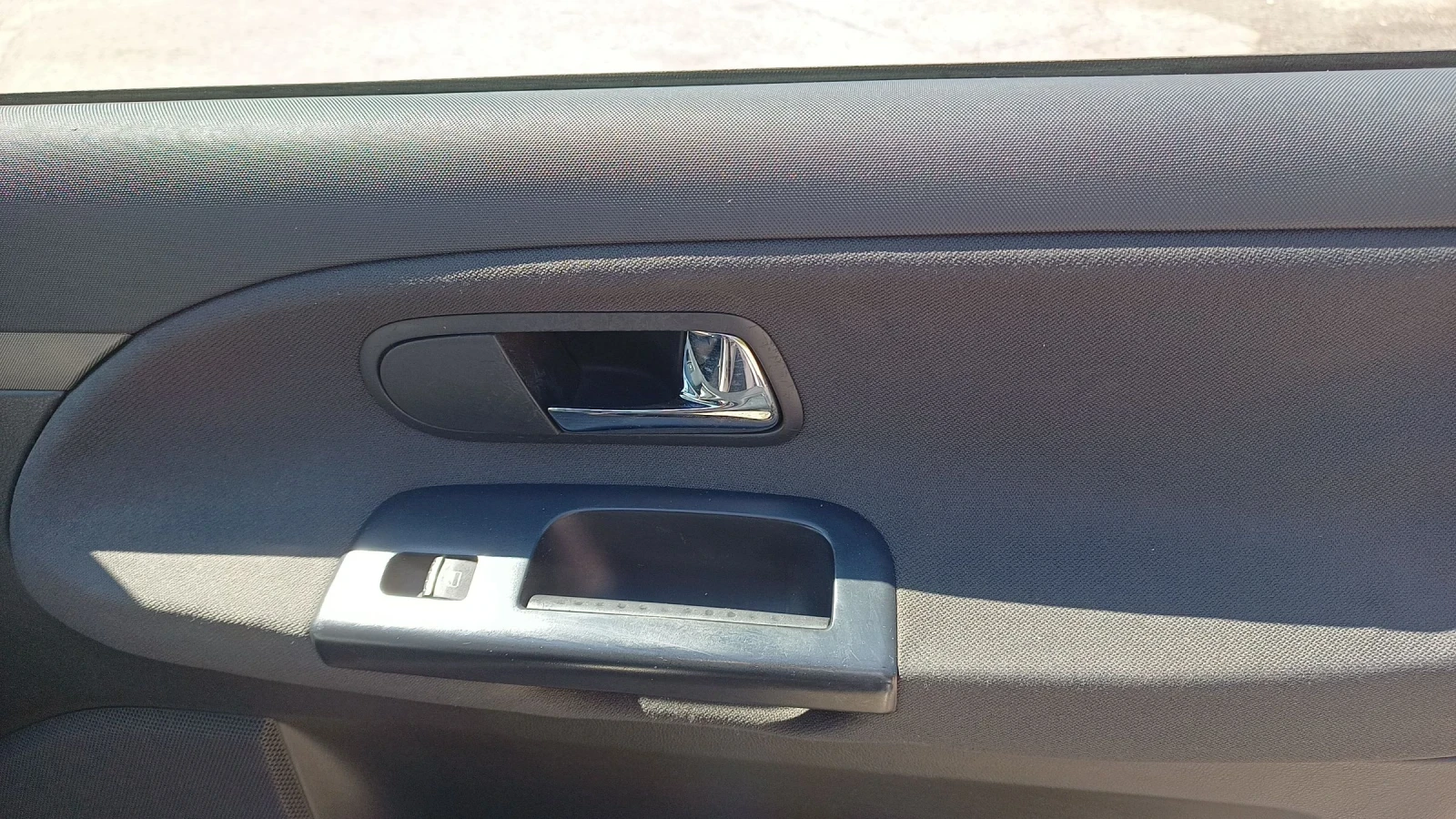 VW Sharan 1.9tdi, снимка 9 - Автомобили и джипове - 54363020