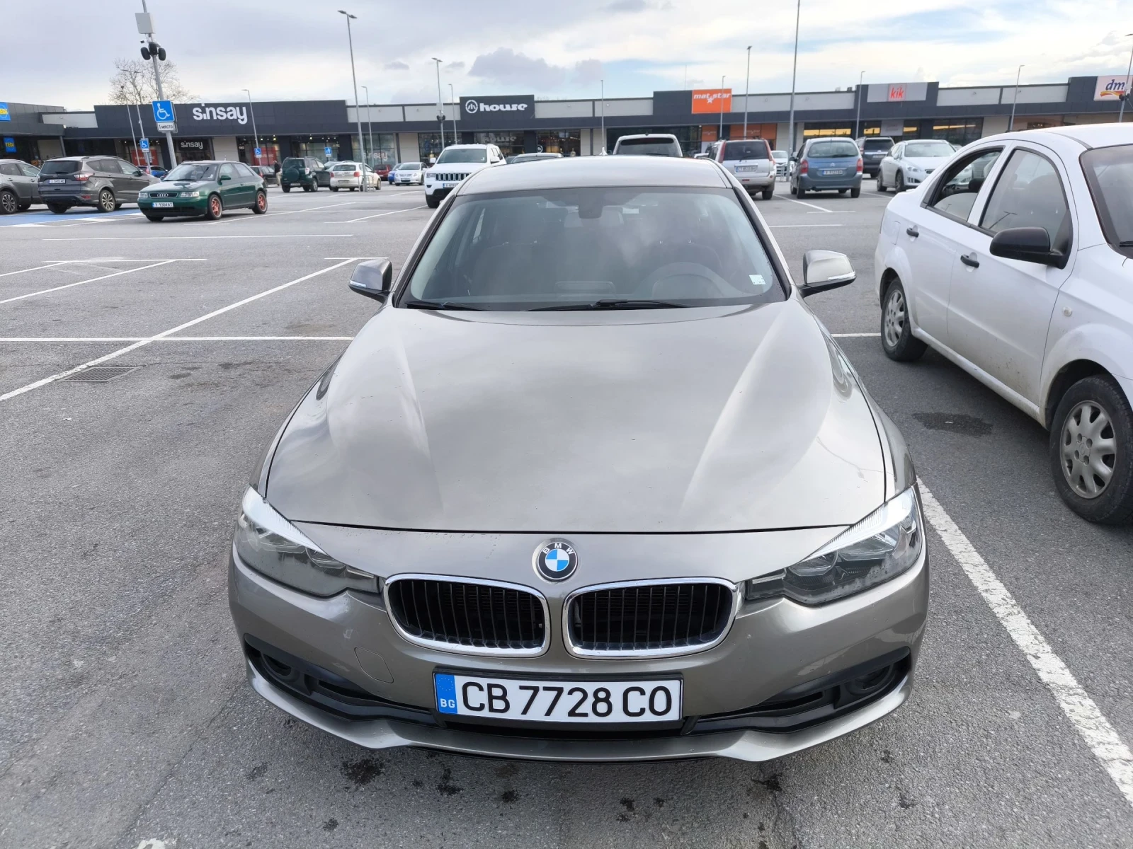 BMW 318 F31