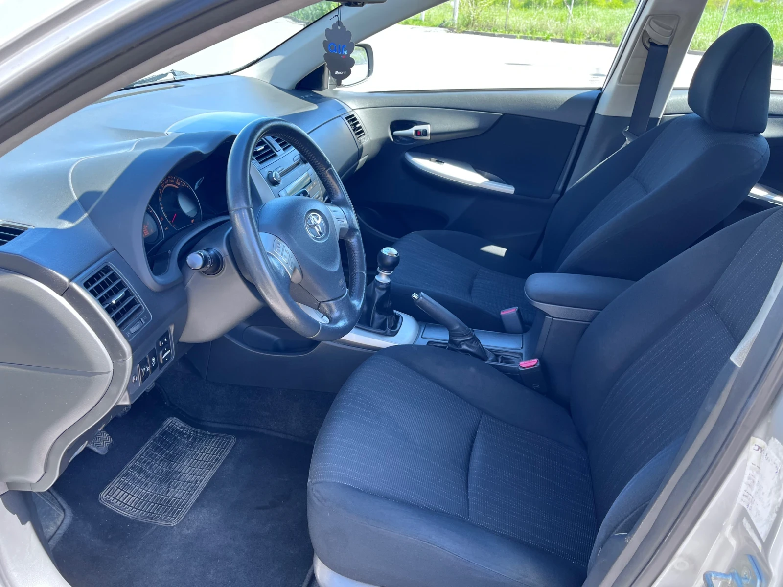 Toyota Corolla 2.0 D4-D 126 KEYLESS , снимка 7 - Автомобили и джипове - 55266831