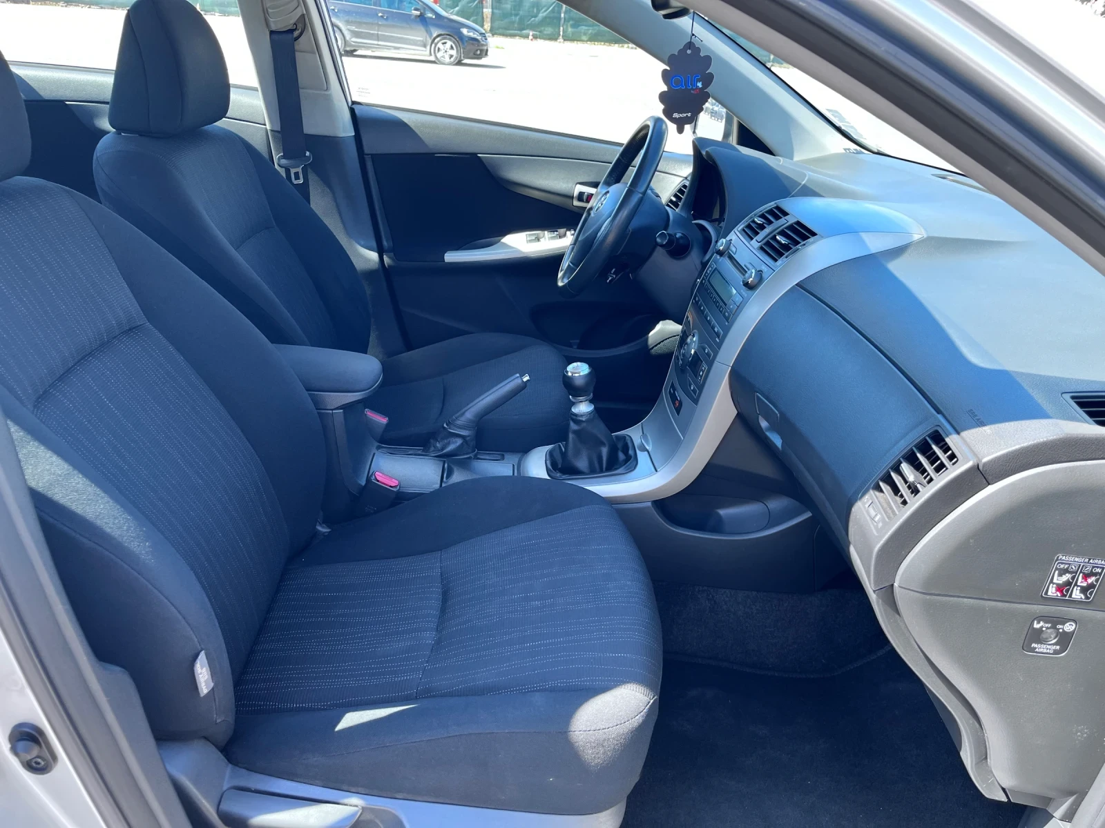 Toyota Corolla 2.0 D4-D 126 KEYLESS , снимка 8 - Автомобили и джипове - 55266831