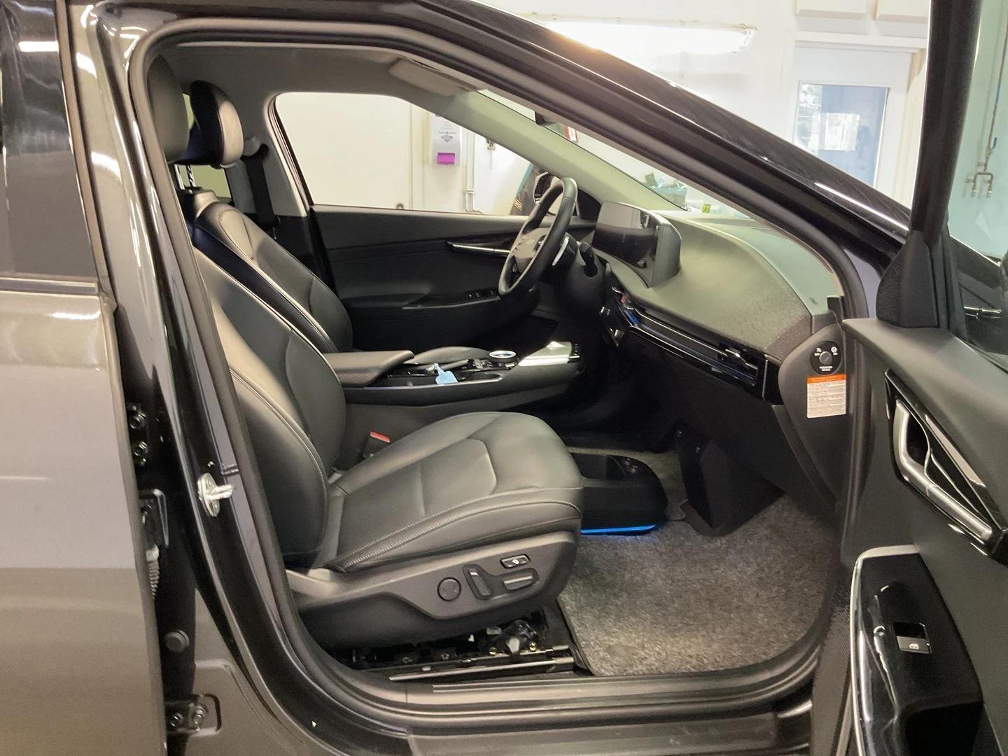 Kia EV6 77.4KWH PLUS/AMBIENT/ОБДУХВАНЕ/ТЕРМОПОМПА/ГАРАНЦИЯ, снимка 6 - Автомобили и джипове - 55569426