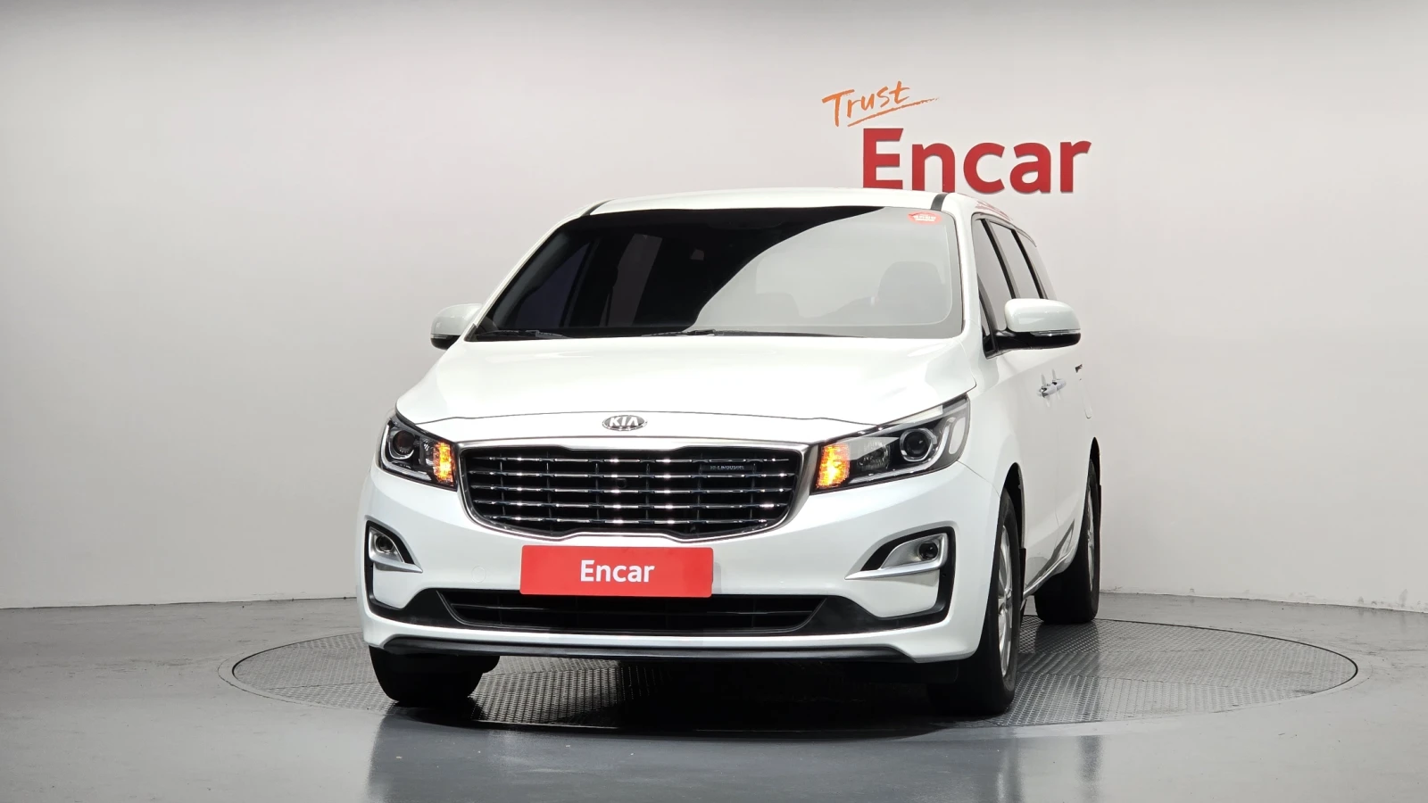 Kia Carnival КРАЙНА ЦЕНА, снимка 3 - Автомобили и джипове - 55595022