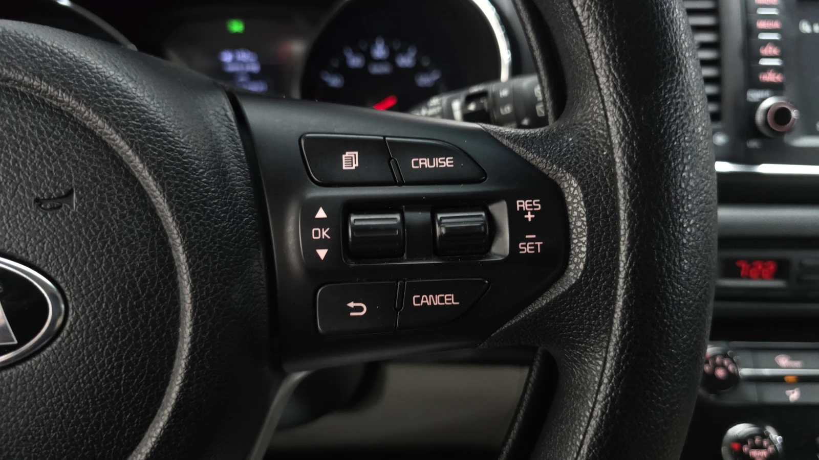 Kia Carnival КРАЙНА ЦЕНА, снимка 15 - Автомобили и джипове - 55595022