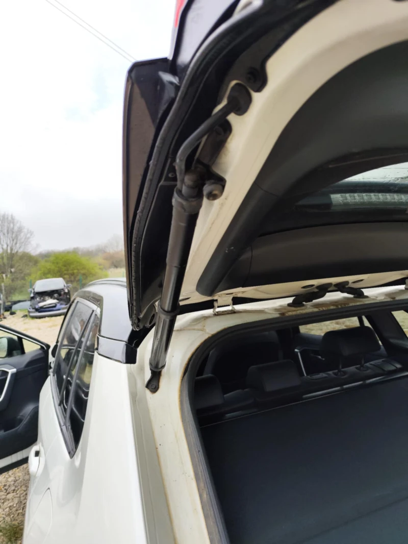 Toyota Rav4 2.5 hybrid, снимка 10 - Автомобили и джипове - 52620687