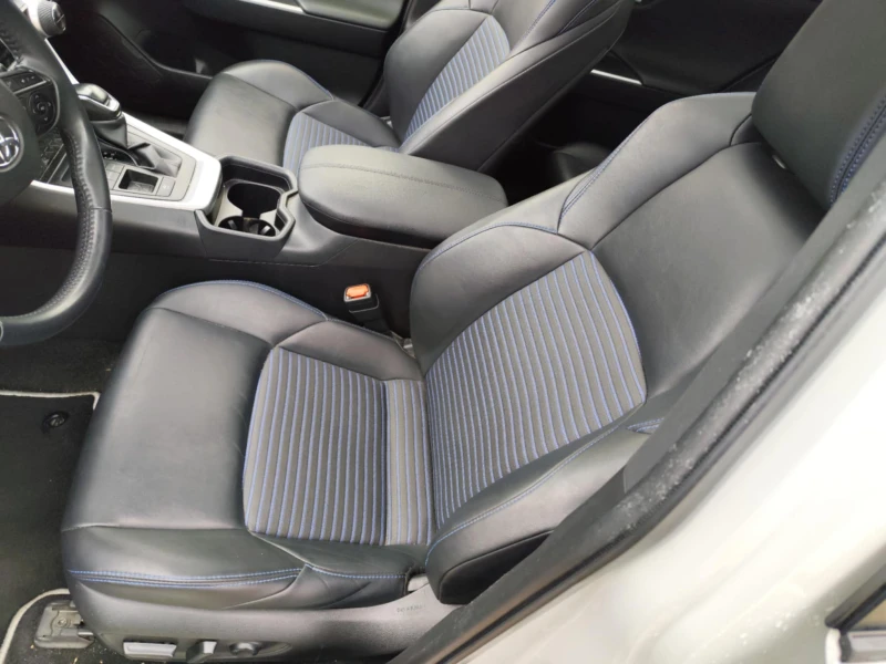 Toyota Rav4 2.5 hybrid, снимка 9 - Автомобили и джипове - 52620687