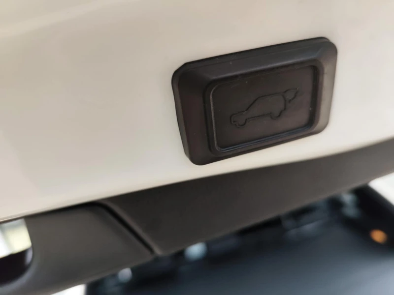 Toyota Rav4 2.5 hybrid, снимка 11 - Автомобили и джипове - 52620687