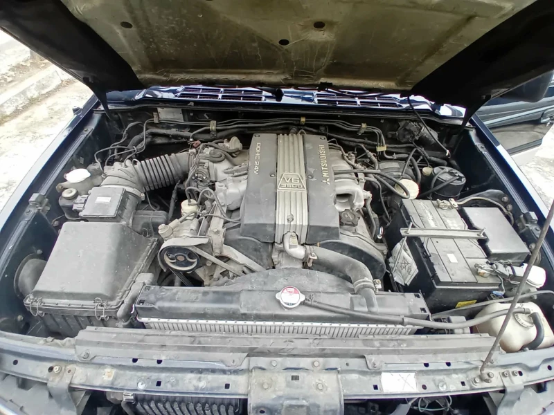 Mitsubishi Pajero, снимка 12 - Автомобили и джипове - 52922545