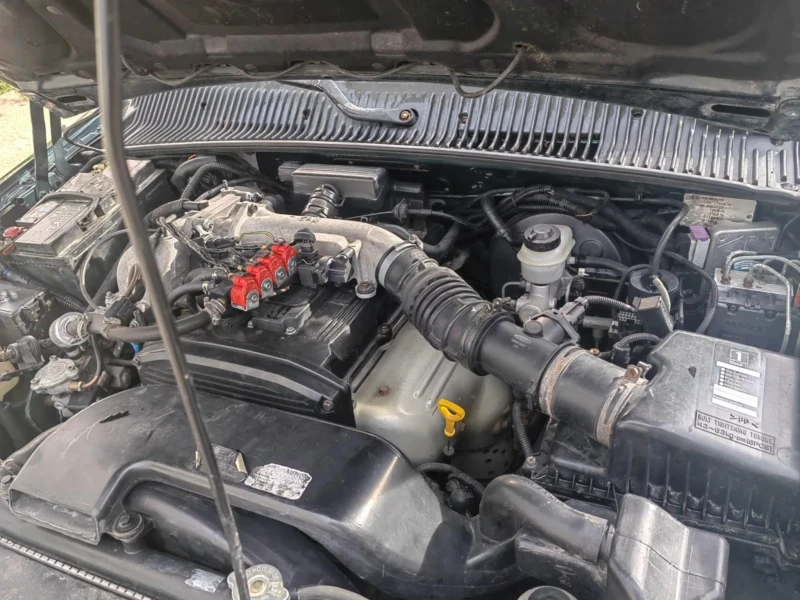 Kia Sportage 2.0 бензин/ газ , снимка 8 - Автомобили и джипове - 53076540