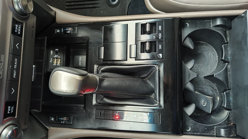 Lexus GX 460 Premium, снимка 14 - Автомобили и джипове - 53469736