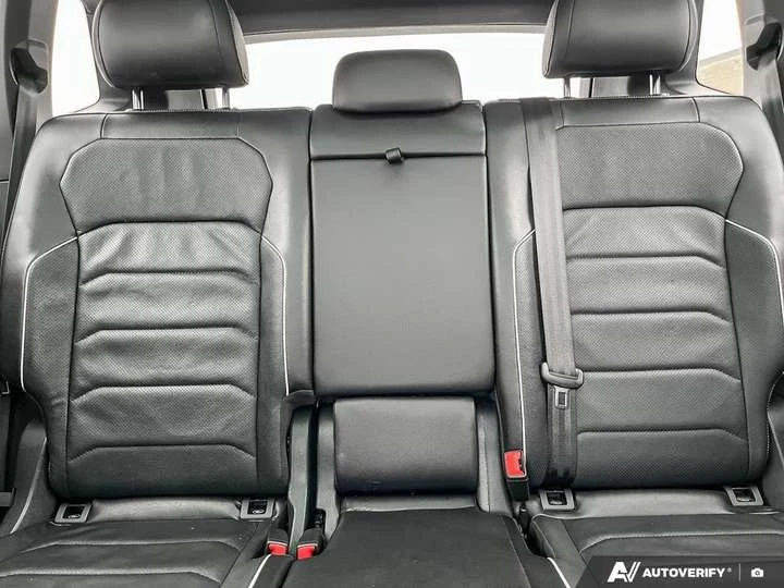 VW Tiguan Highline R-Line | Navigation | Leather | Sunroof |, снимка 15 - Автомобили и джипове - 53914253