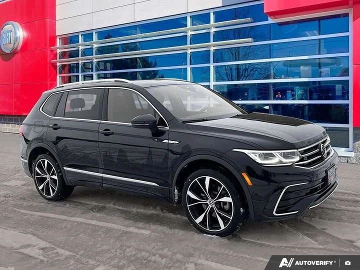 VW Tiguan Highline R-Line | Navigation | Leather | Sunroof |