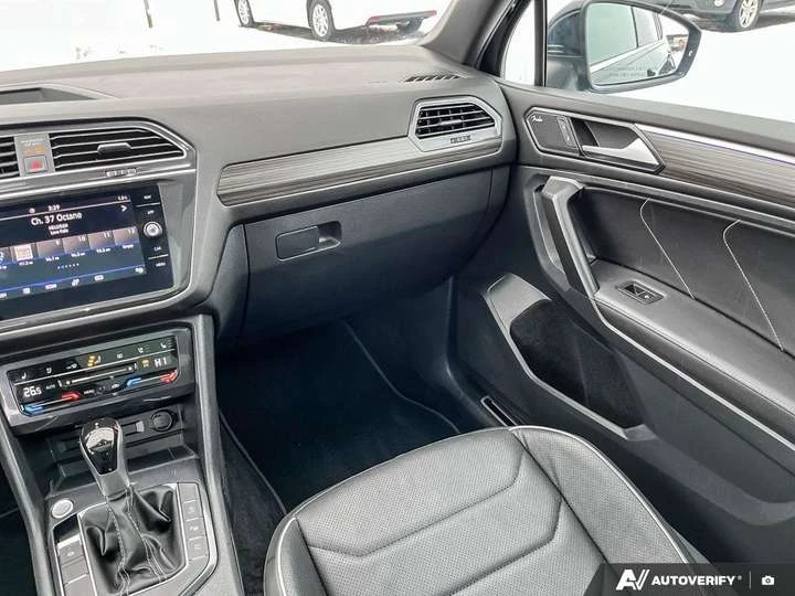VW Tiguan Highline R-Line | Navigation | Leather | Sunroof |, снимка 10 - Автомобили и джипове - 53914253