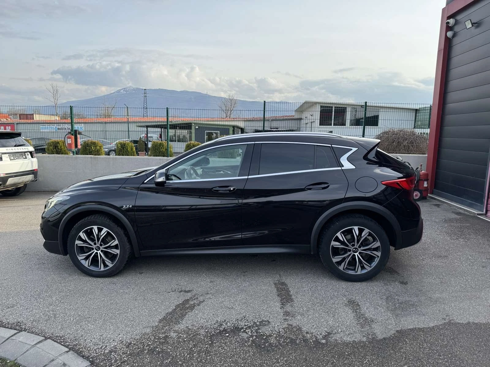 Infiniti Q30 2.2 TD - изображение 7