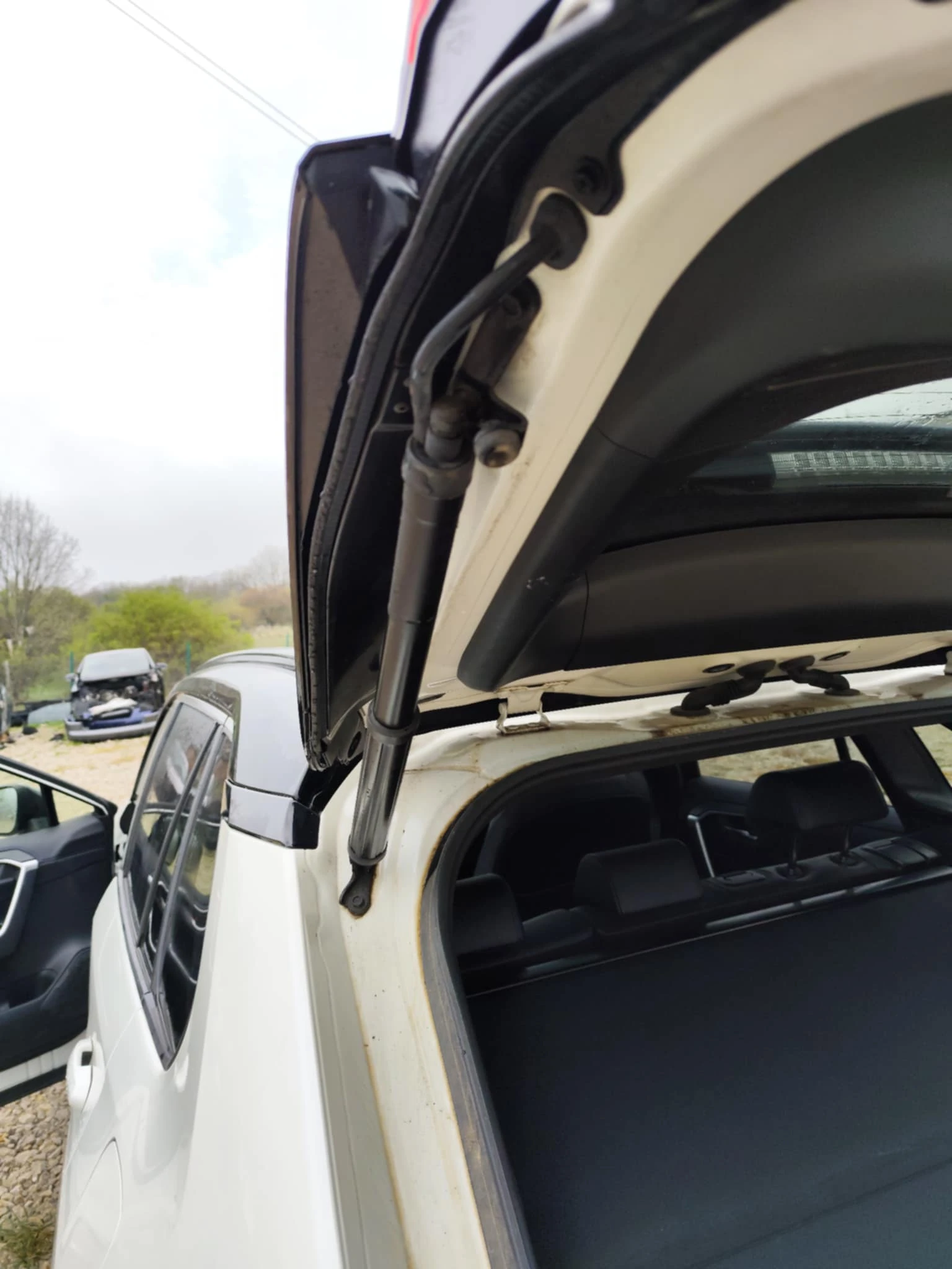 Toyota Rav4 2.5 hybrid - изображение 10
