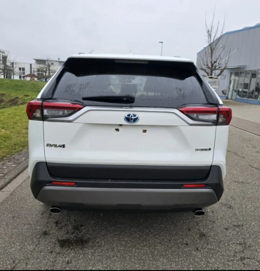 Toyota Rav4 2.5 hybrid - изображение 3