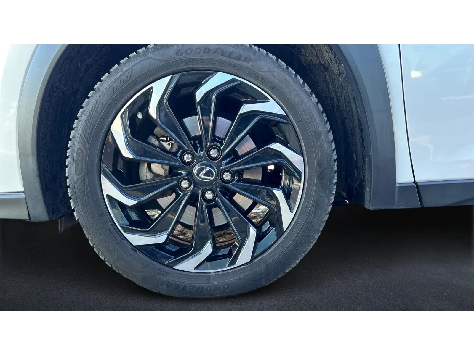 Lexus UX 250h    867 . | Mobile.bg   16