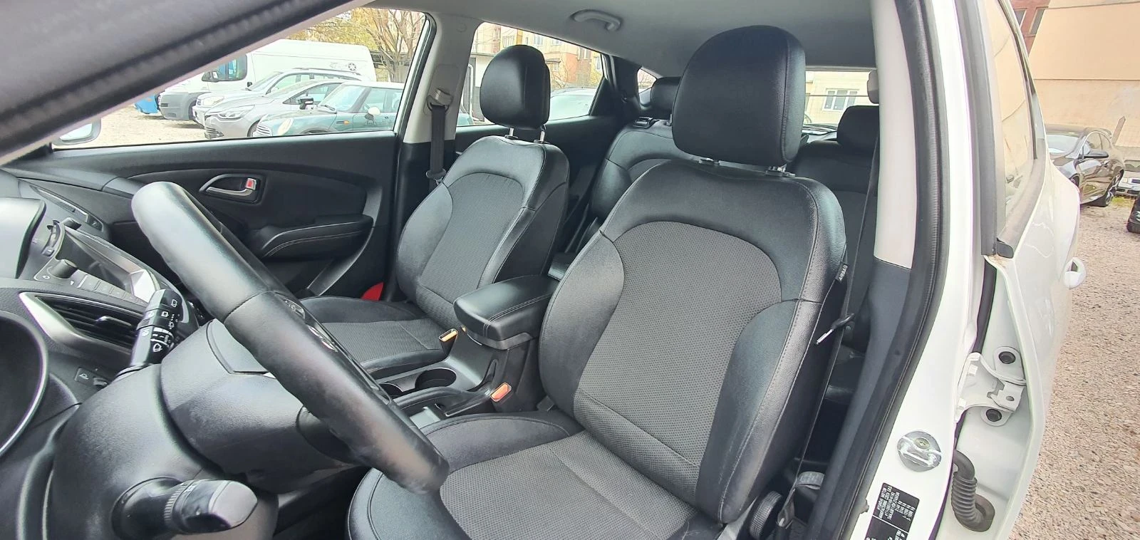 Hyundai IX35, снимка 10 - Автомобили и джипове - 53329388