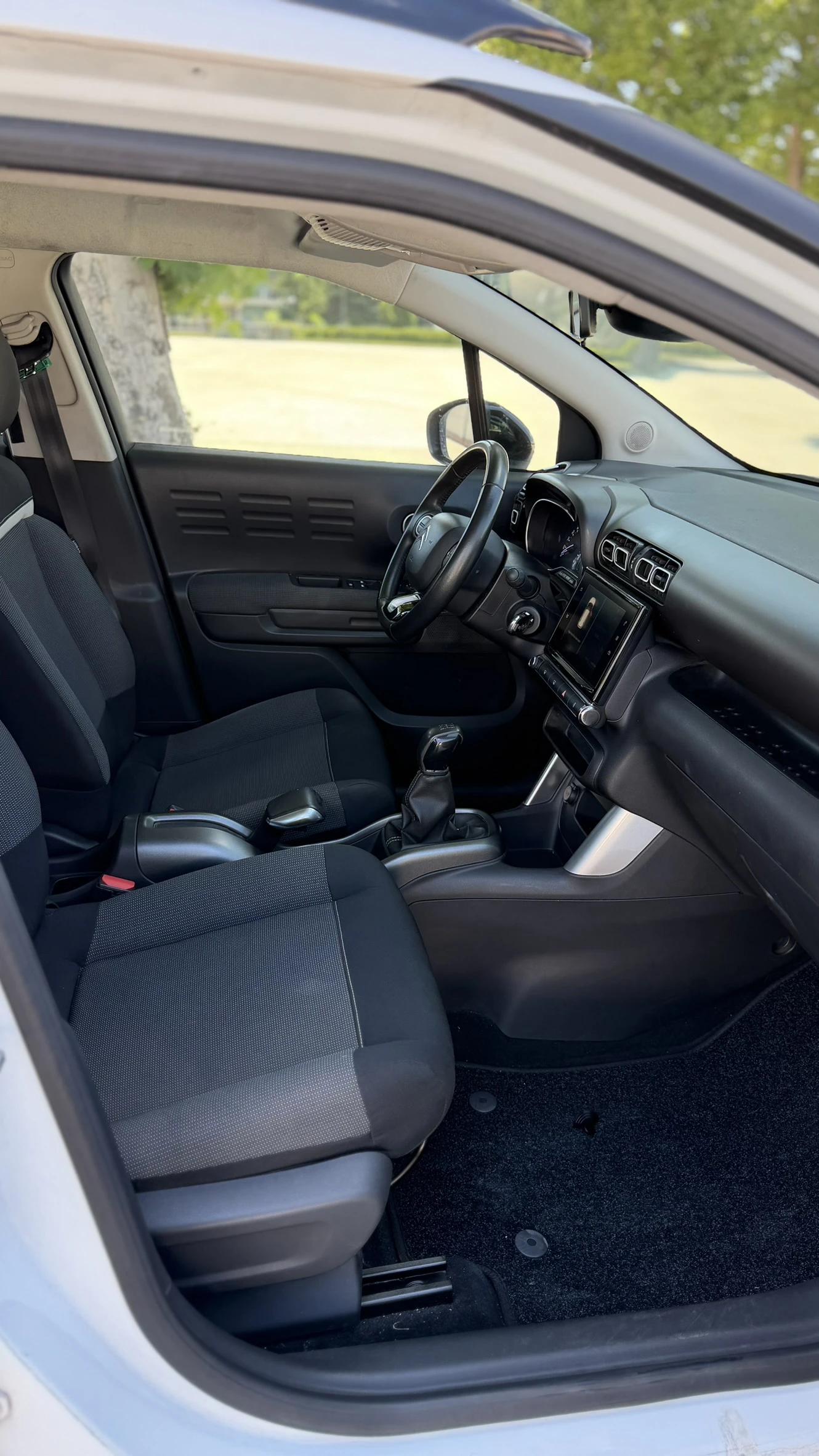 Citroen C3 Aircross 1.2 PureTech / 2019г / Перфектен градски SUV, снимка 13 - Автомобили и джипове - 54903584