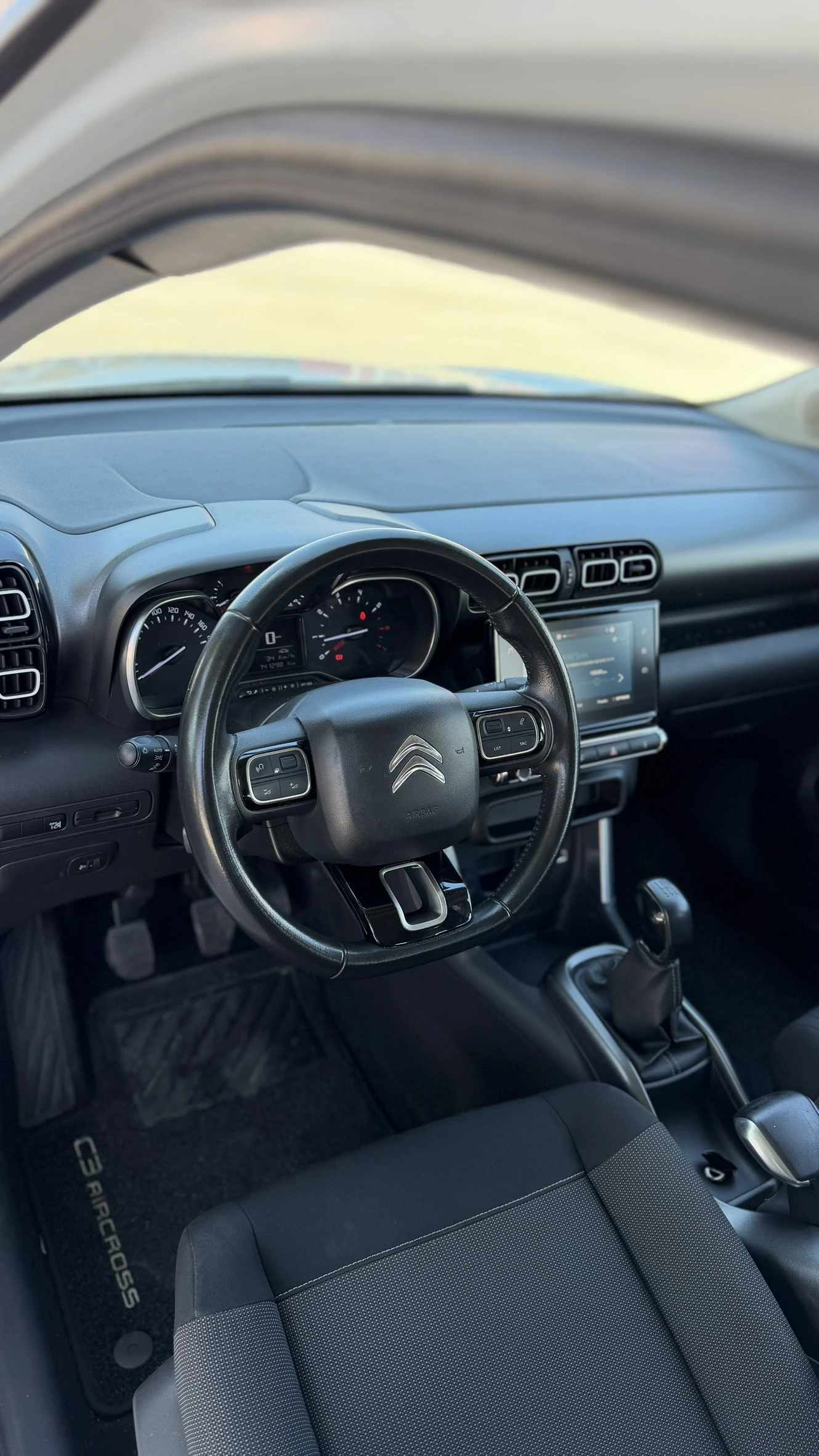Citroen C3 Aircross 1.2 PureTech / 2019г / Перфектен градски SUV, снимка 11 - Автомобили и джипове - 54903584