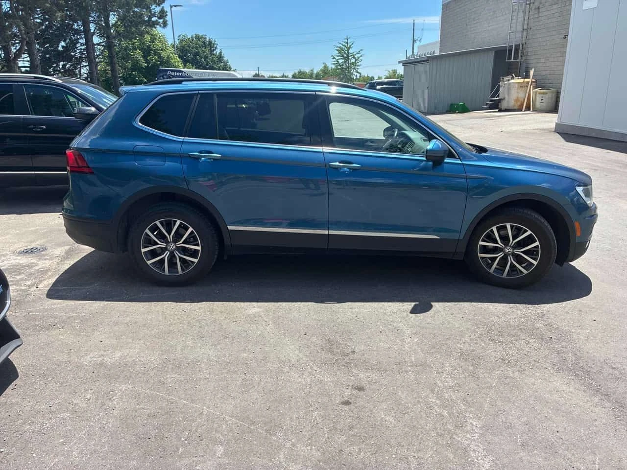 VW Tiguan * Comfortline * ГЛАВНО ПРЕДСТАВИТЕЛСТВО* , снимка 3 - Автомобили и джипове - 54942034