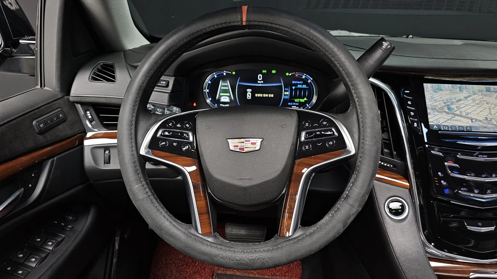 Cadillac Escalade 6.2* ЛЮК* HUD* 360* ПОДГРЕВ ВОЛАН* КРАЙНА ЦЕНА, снимка 13 - Автомобили и джипове - 55386512