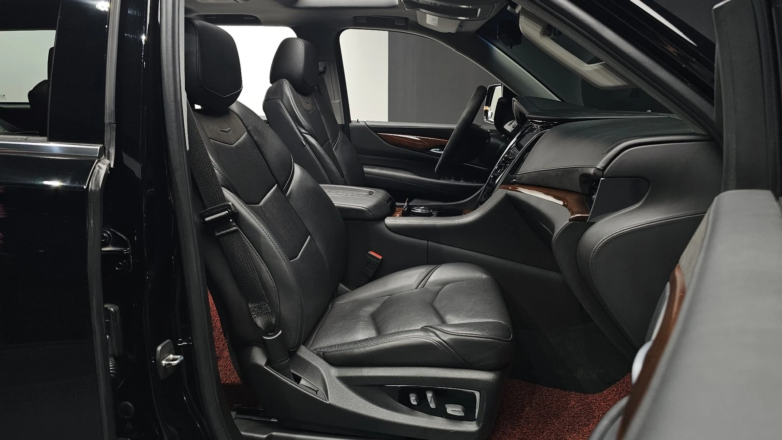 Cadillac Escalade 6.2* ЛЮК* HUD* 360* ПОДГРЕВ ВОЛАН* КРАЙНА ЦЕНА, снимка 10 - Автомобили и джипове - 55386512